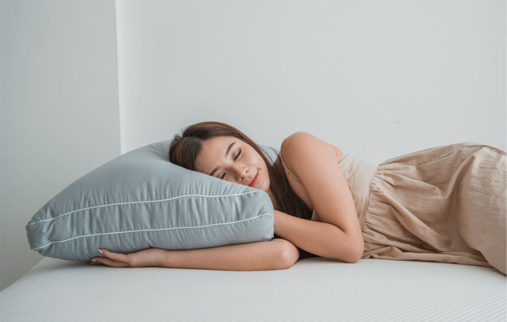 Elika-Bantal-microfiber-1-1-1-1024x651 Manfaat Minyak Kayu Putih dari Hutan Maluku untuk Kesehatan Pernapasan